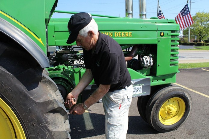 Stoltzfus working