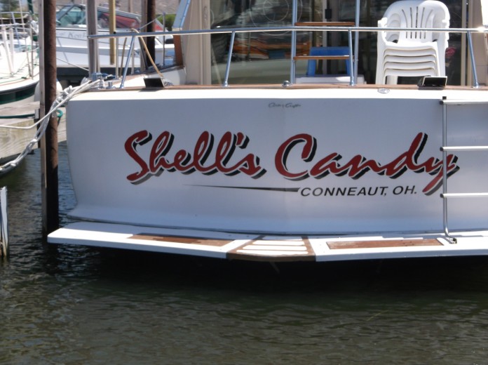 Tontimonia Shell's Candy boat Tontimonia Shell's Candy boat