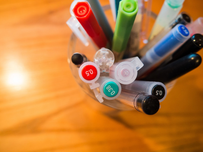 pens-923600_1280