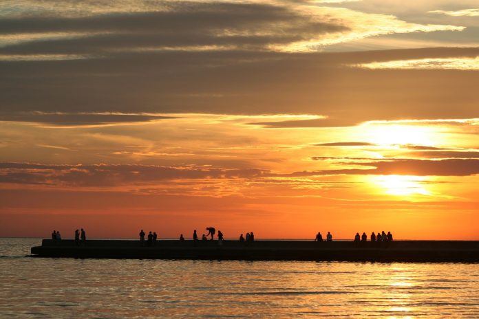 sunset-1097611_1280