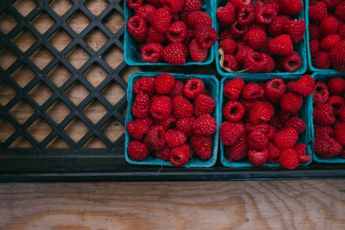 raspberries-984256_1280