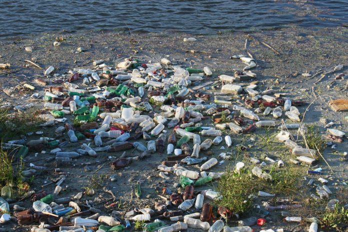 bottles-87342_1280
