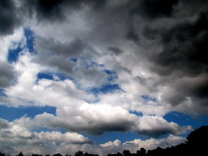 clouds-57082_1280