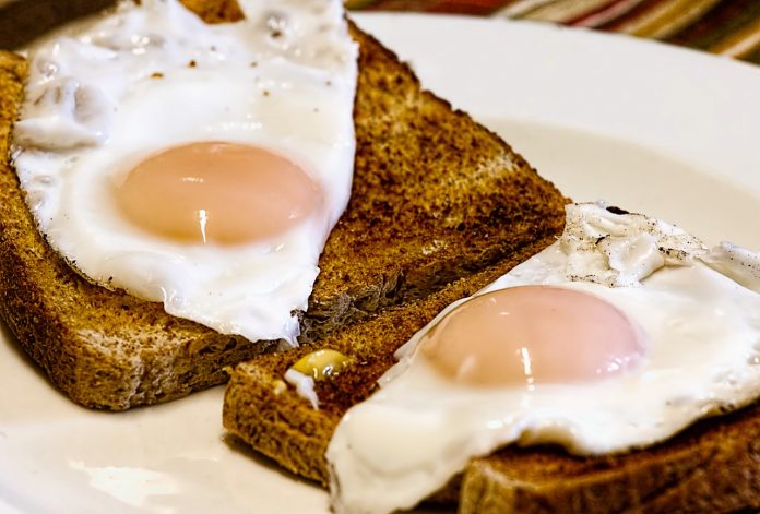 fried-eggs-456351_1280