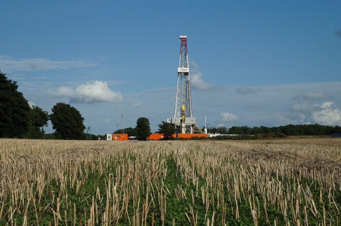 Natural gas drilling rig Natural gas drilling rig