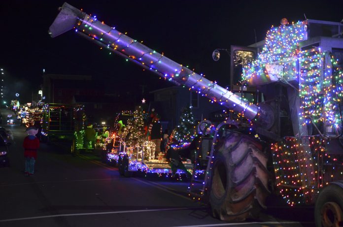 Linesville-parade Linesville lighted tractor parade