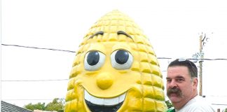 Tom and TJ Logan visiting the Corn Palace in South Dakota with the Farm and Dairy