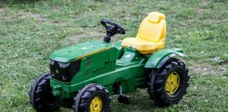 toy tractor