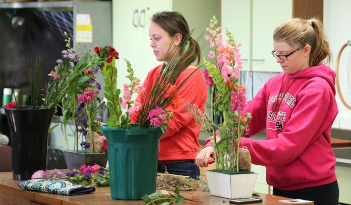OSU,CFAES,Agricultural Technical Institute,Floral Design Program,Students Ohio State University Agricultural Technical Institute floral