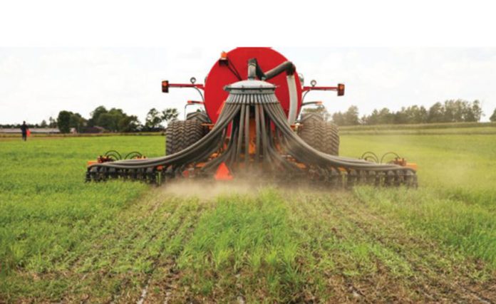 3c 3-04 injecting-manure-web injecting manure