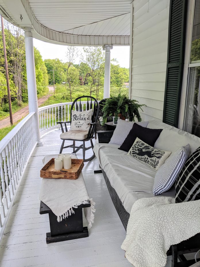 Kym Seabolt's porch Kym Seabolt's porch