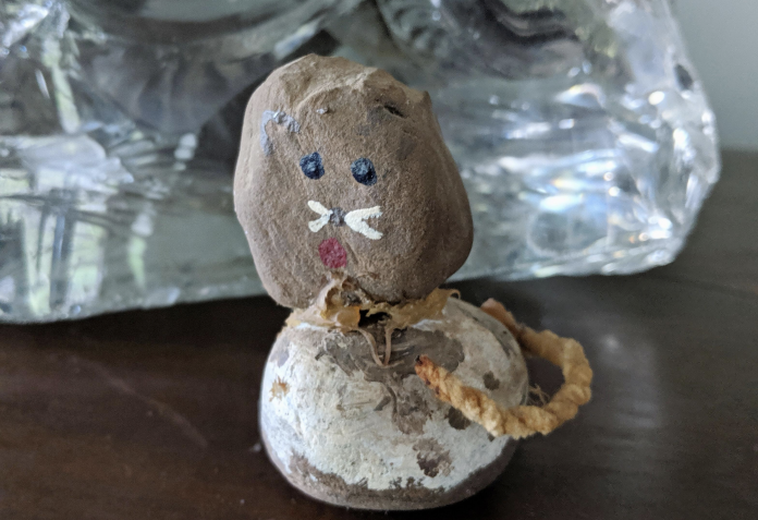 Kym Seabolt's cat craft made out of rocks Kym Seabolt's cat craft made out of rocks