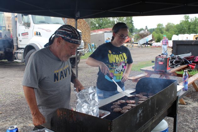 people grilling