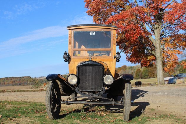front view of ford model tt