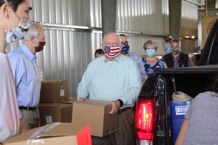 sonny perdue sonny perdue loads box