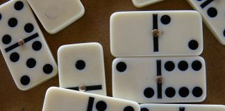 dominoes