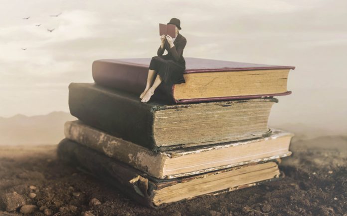 womanwithbook woman with books