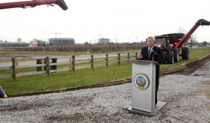 U.S. Department of Agriculture Sec. Tom Vilsack U.S. Department of Agriculture Sec. Tom Vilsack