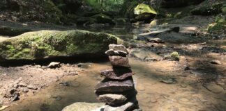 Rock carins