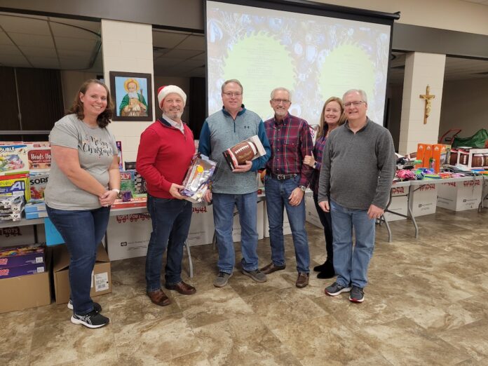 pin oak toys for tots