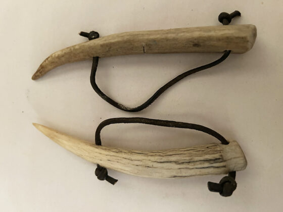antler husking pegs